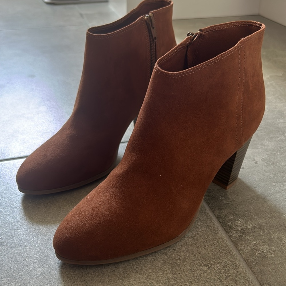 Old Navy Ankle Boots! Size 8! Brand New- Never Worn Before!